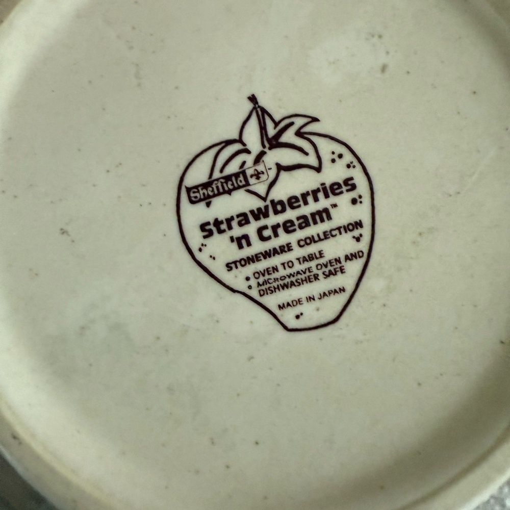 Strawberry Floral Ceramic Ramekin - Picture 2 of 3